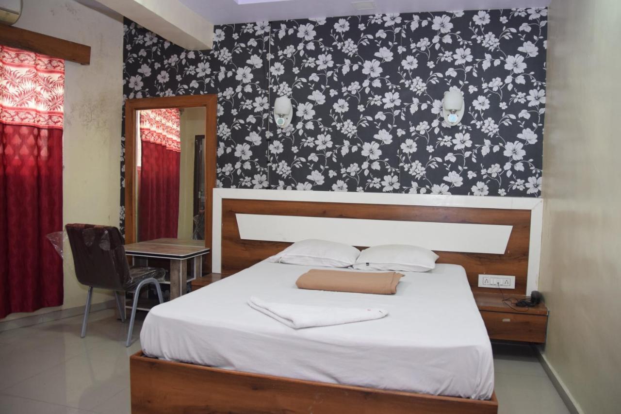 Hotel Riviera Residency Tháné Exteriér fotografie